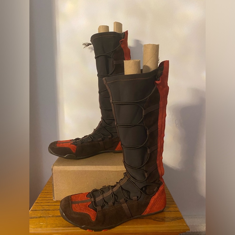 Women’s Lace-Up Tall Boots in Brown & Red